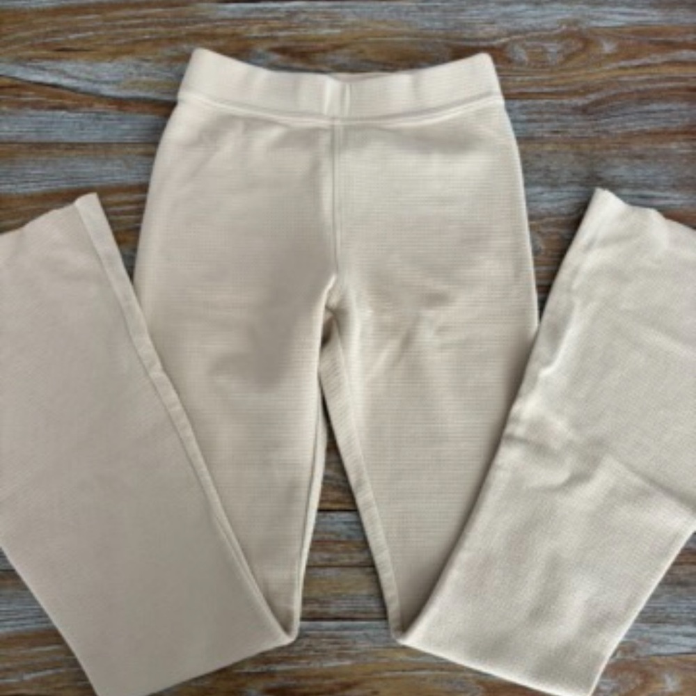 Offline Women’s Pants Cream Color With Pockets On The Back Size XS